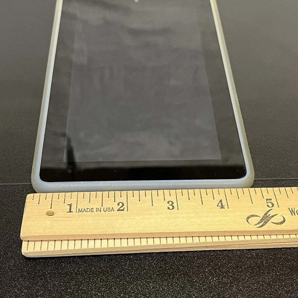 Amazon Kindle Fire 5th Gen Wi-Fi 8GB SV98LN BLUE w/ Box & Case For Parts Only